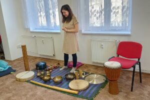 Muzikoterapie přinesla seniorům chvíle klidu a hluboké relaxace